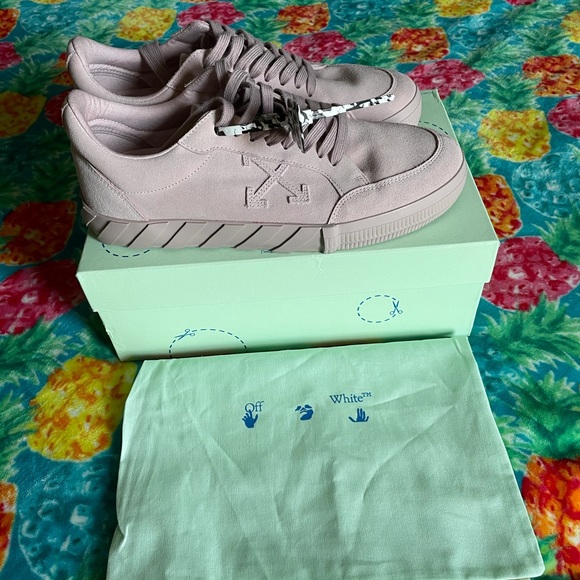 Men’s Off-White sneakers - Picture 3 of 4